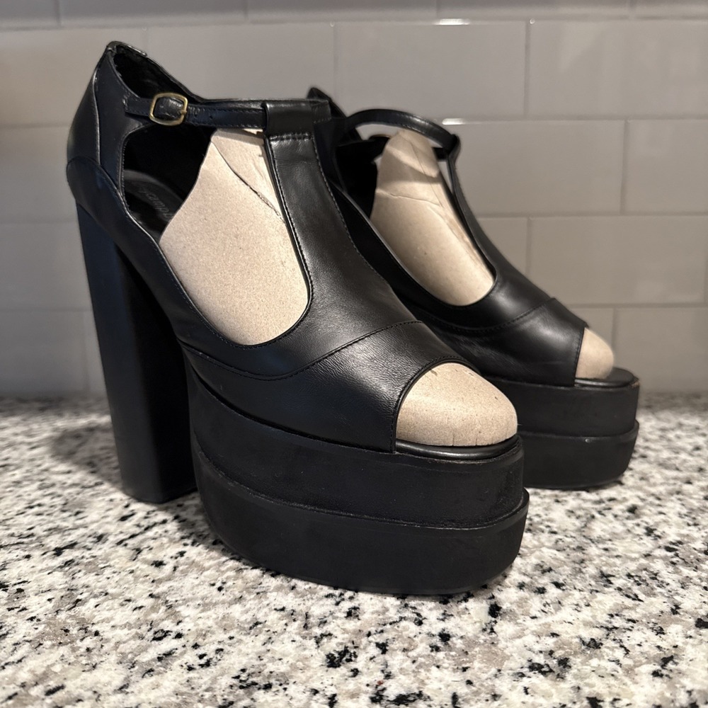 Jeffrey Campbell Priority Platform Sandals Size 10 Black Leather Goth Indie 6"